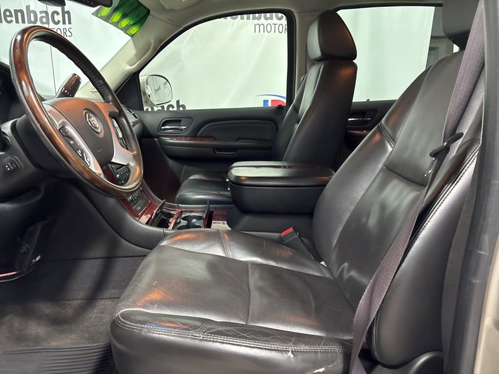 Used 2009 Cadillac Escalade EXT image 11