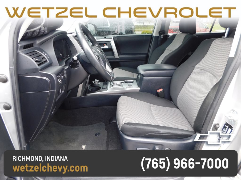 Used 2020 Toyota 4Runner SR5 AWD/4WD image 7