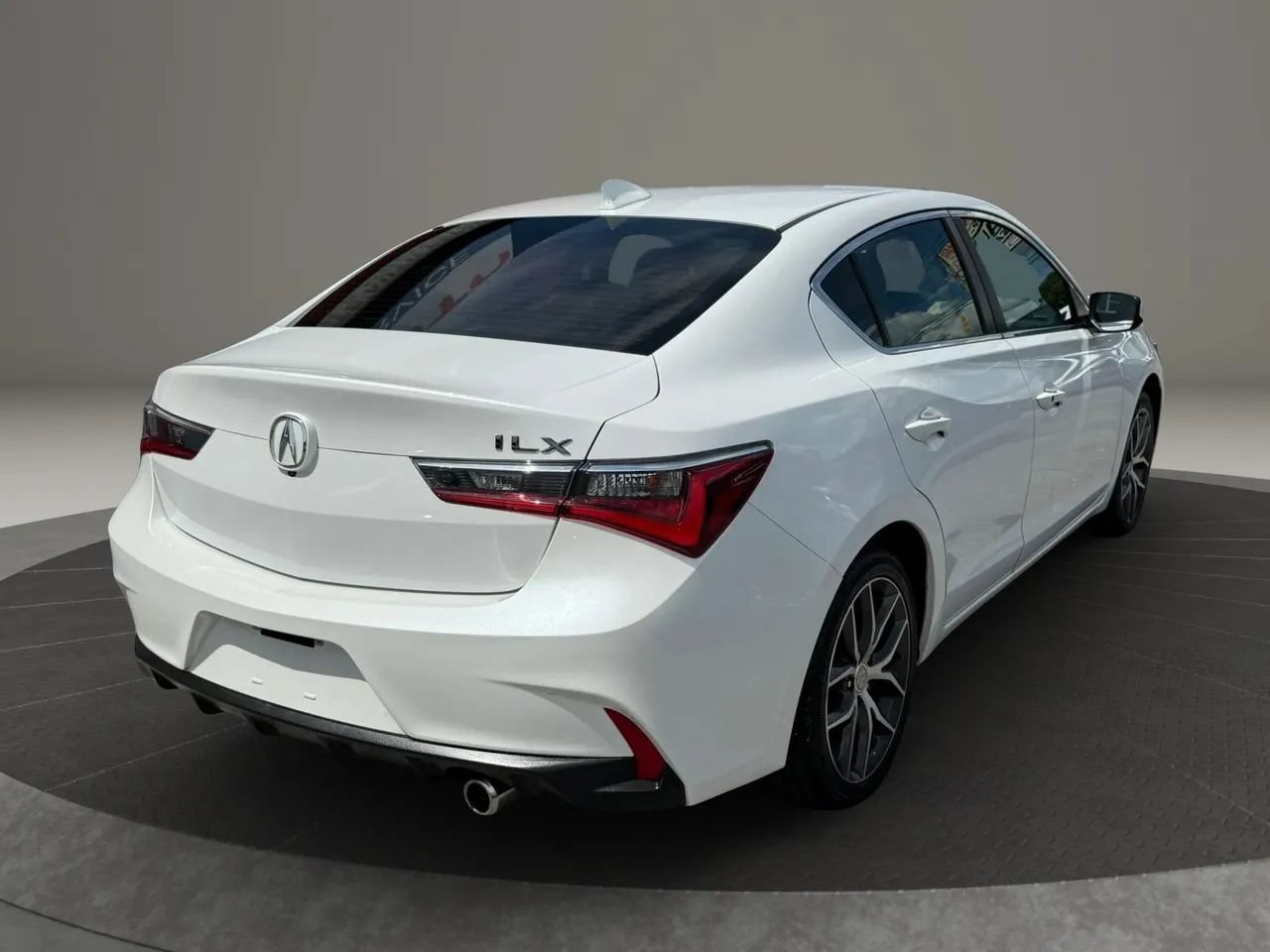 Used 2019 Acura ILX FWD image 4