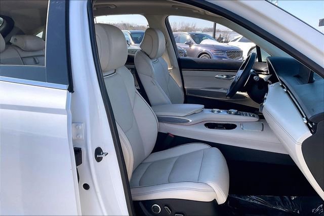 Used 2022 Genesis GV70 2.5T w/ Advanced Package image 7