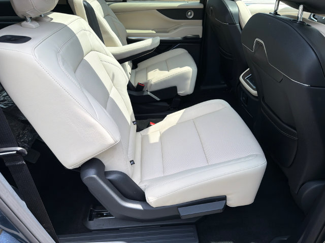 New 2027 Lincoln Navigator L Reserve AWD/4WD image 16