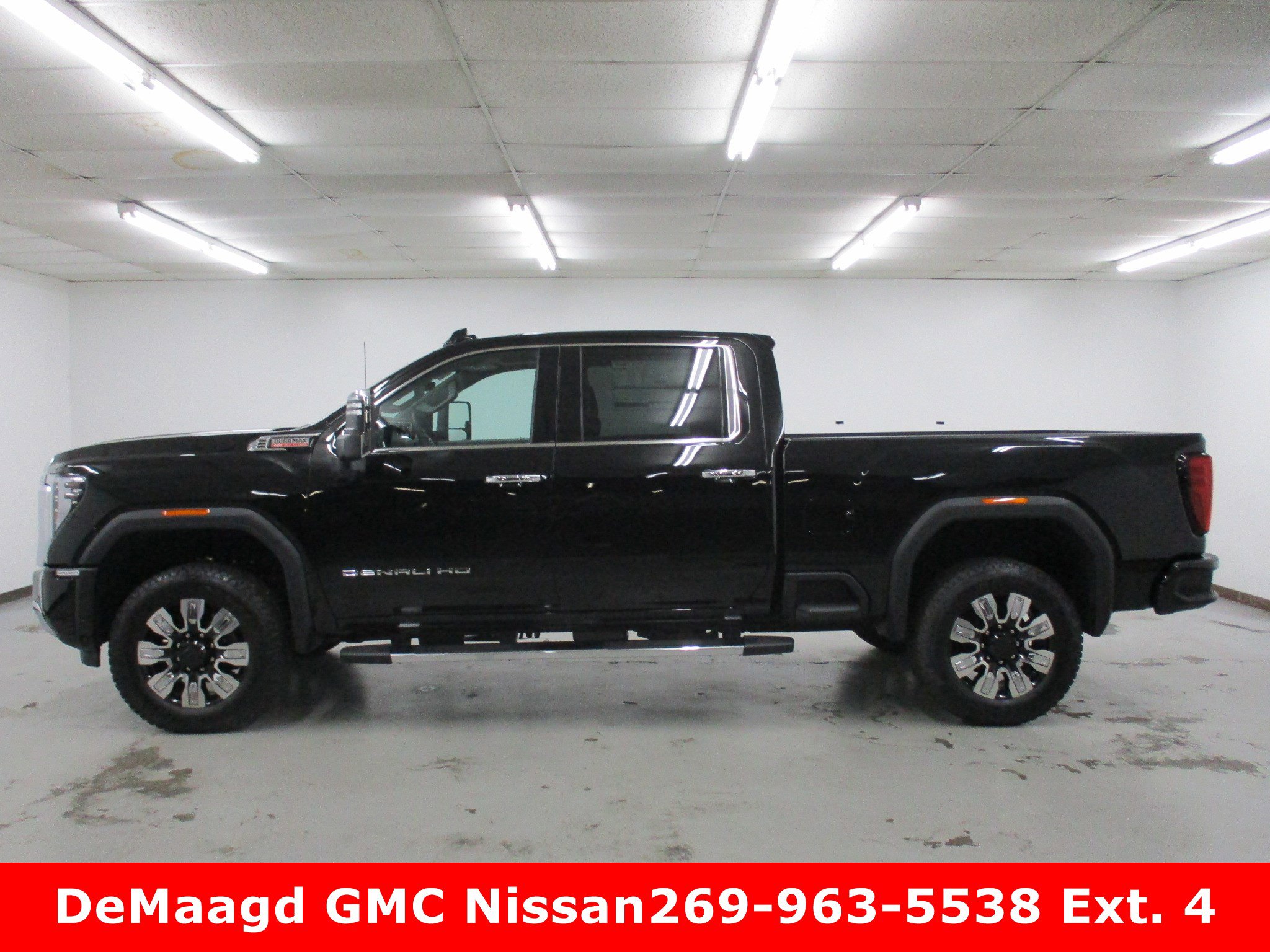 New 2025 GMC Sierra 2500 Denali w/ Technology Package image 2