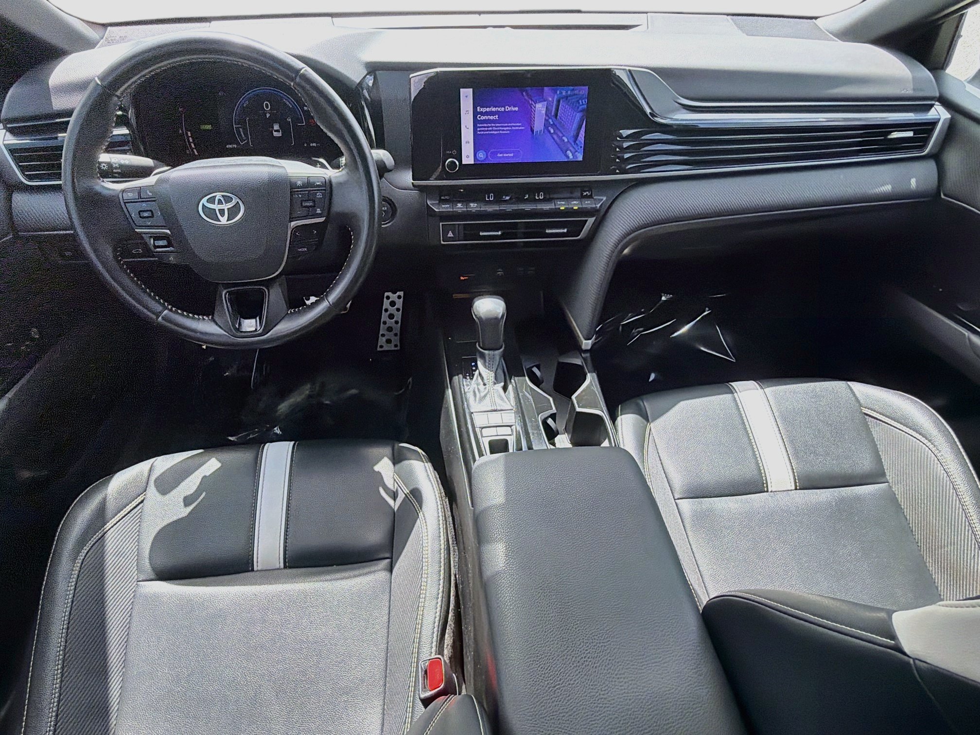 Used 2025 Toyota Camry SE FWD image 15