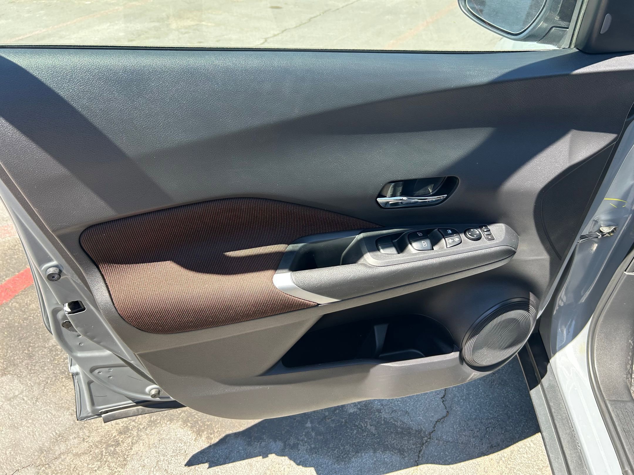 Used 2023 Nissan Kicks SR FWD image 10