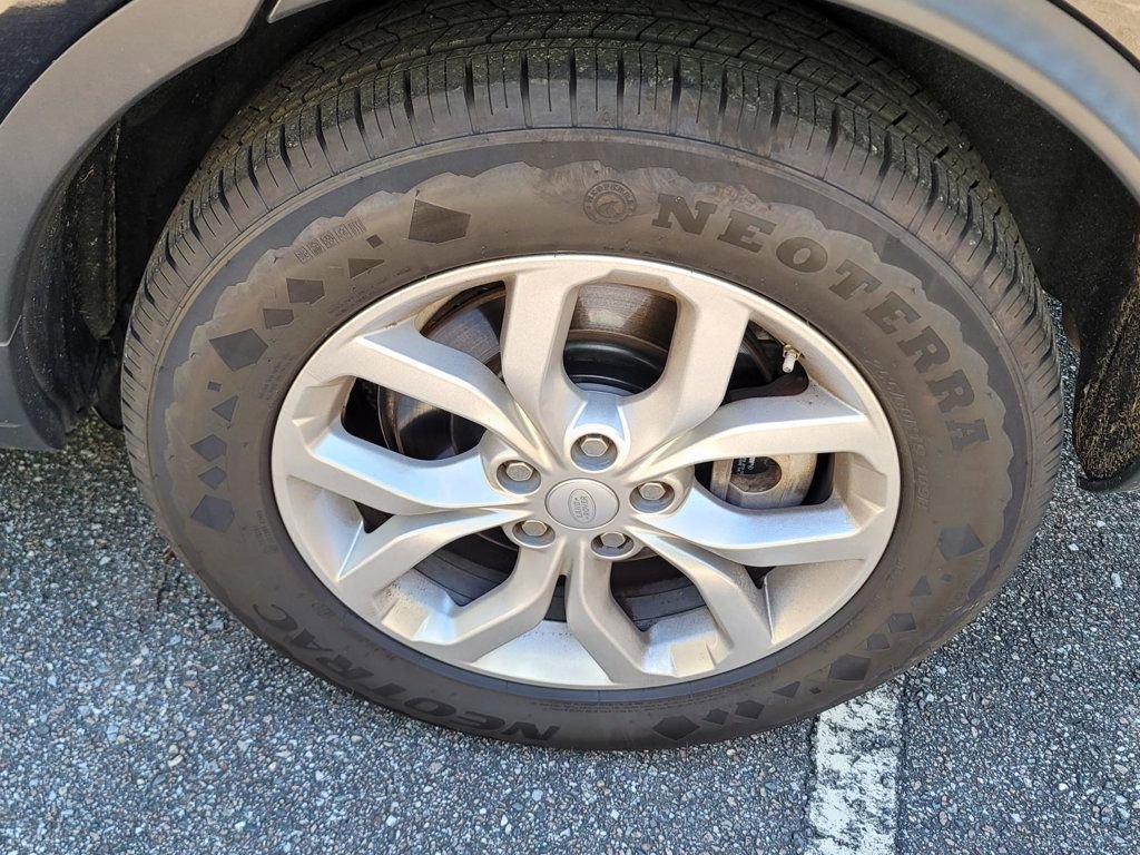 Used 2020 Land Rover Discovery SE image 41