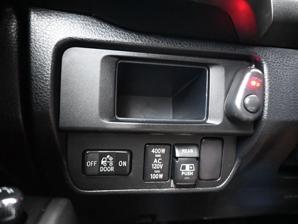 Used 2017 Toyota Tacoma TRD Off-Road image 28