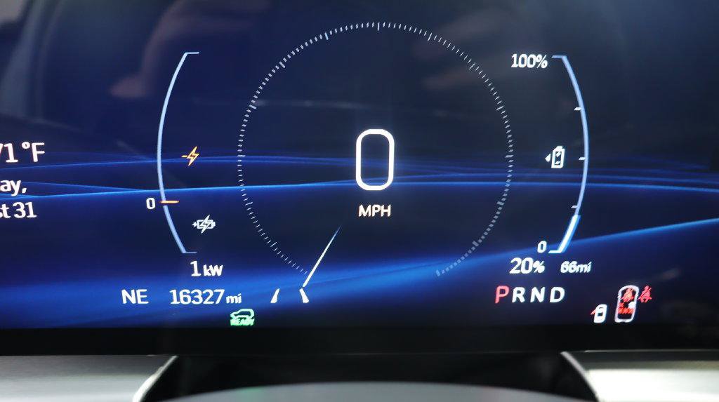 Certified 2024 Cadillac Lyriq Luxury AWD/4WD image 23