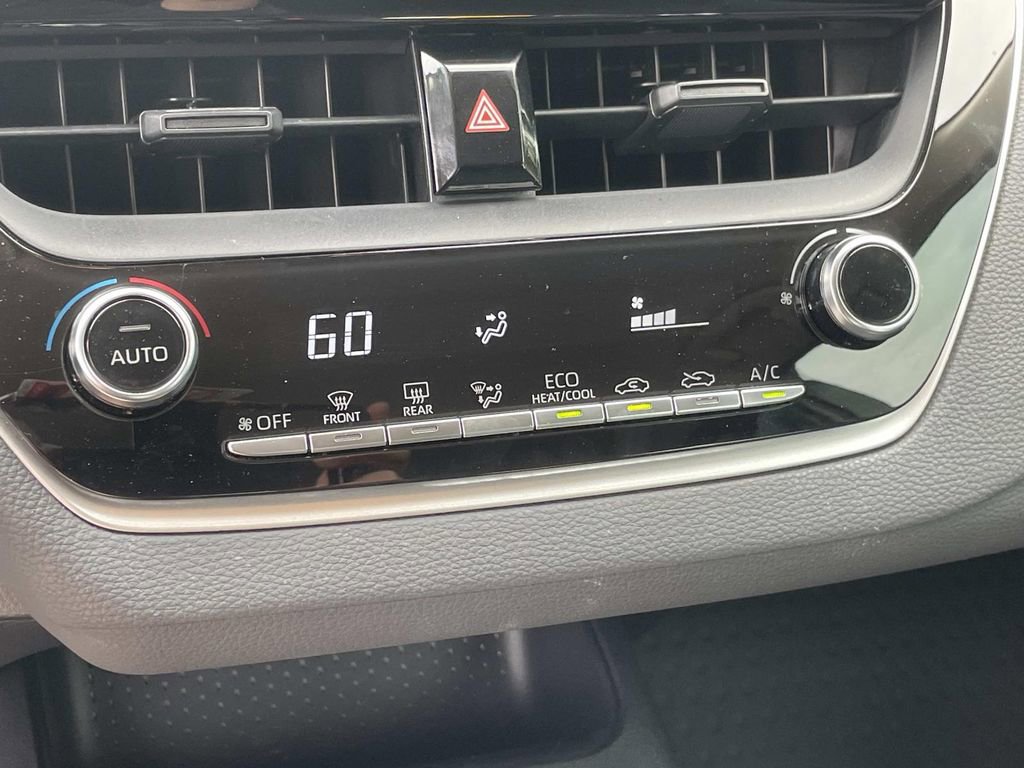 Used 2022 Toyota Corolla LE image 30