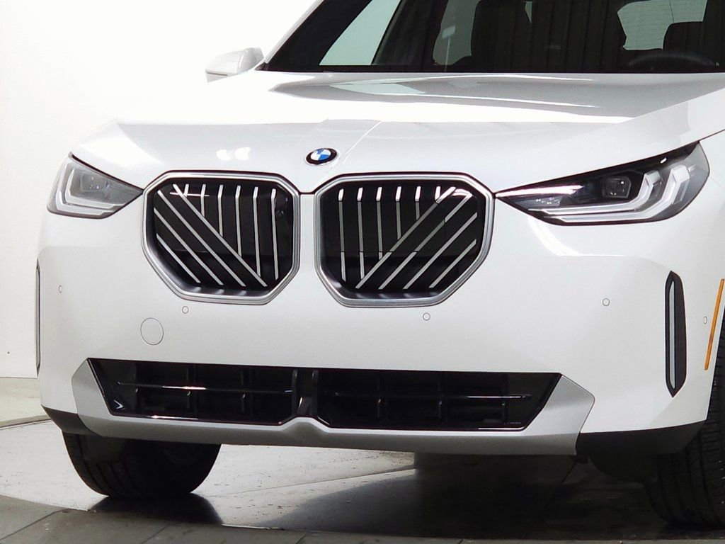 Used 2025 BMW X3 xDrive30i w/ Premium Package image 3