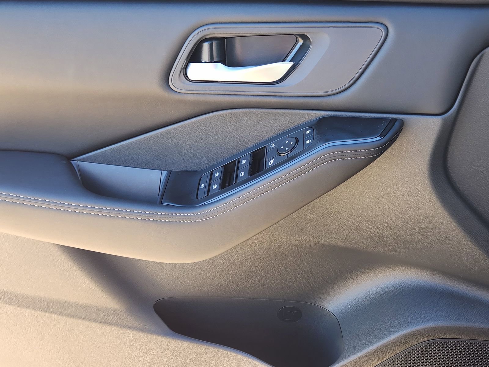 New 2026 Nissan Rogue SV w/ Cold Weather Package image 19