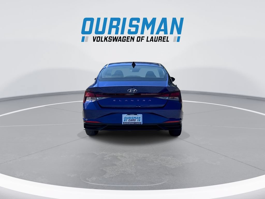 Used 2023 Hyundai Elantra SE w/ Cargo Package FWD image 7