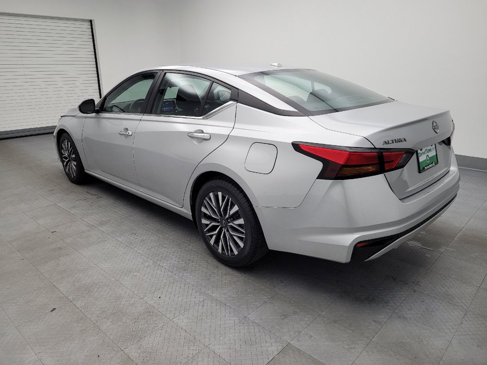 Used 2023 Nissan Altima 2.5 SV image 3