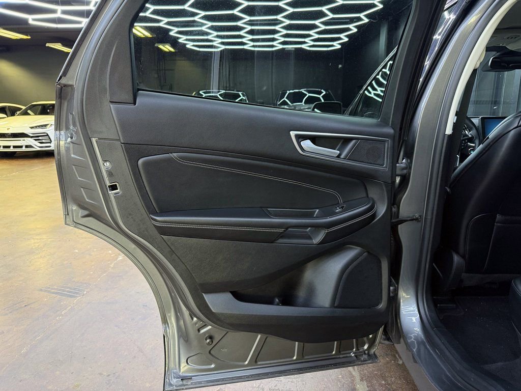Used 2023 Ford Edge Titanium image 18