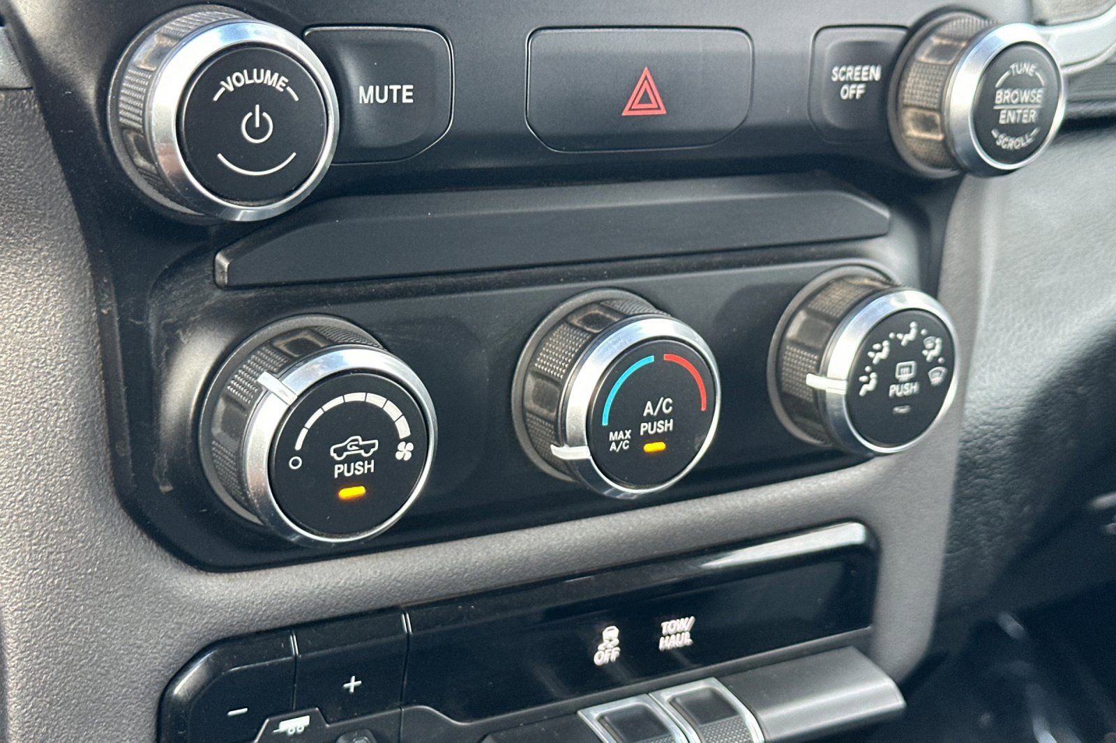 Used 2020 RAM 1500 Big Horn AWD/4WD image 20