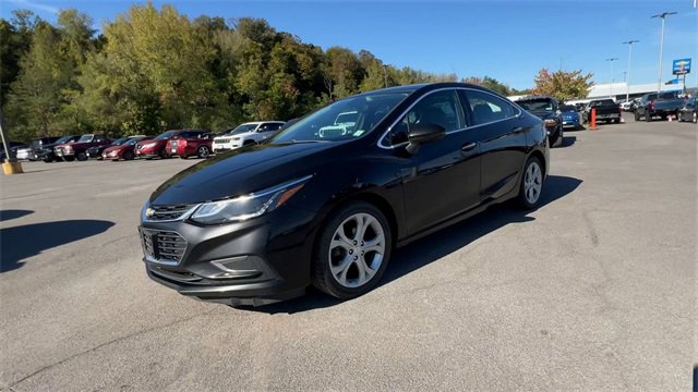 Used 2017 Chevrolet Cruze Premier image 4