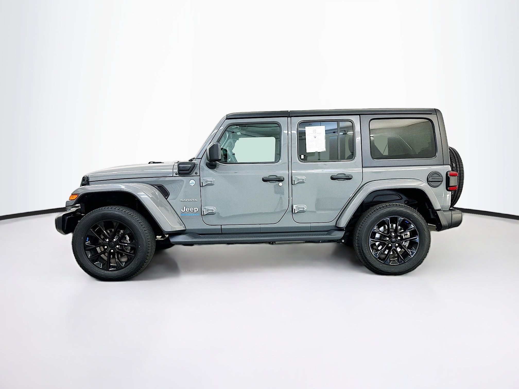 Used 2023 Jeep Wrangler Sahara image 4