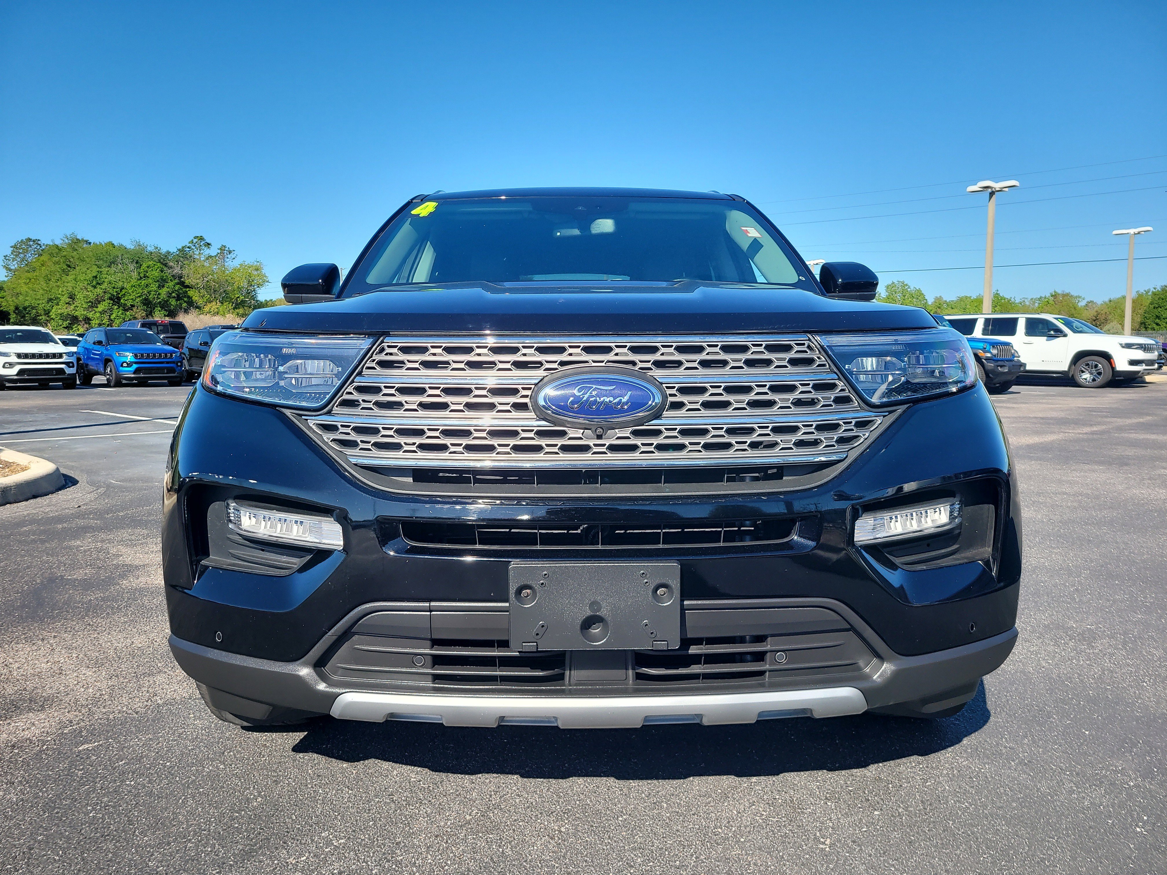 Used 2024 Ford Explorer Limited image 2
