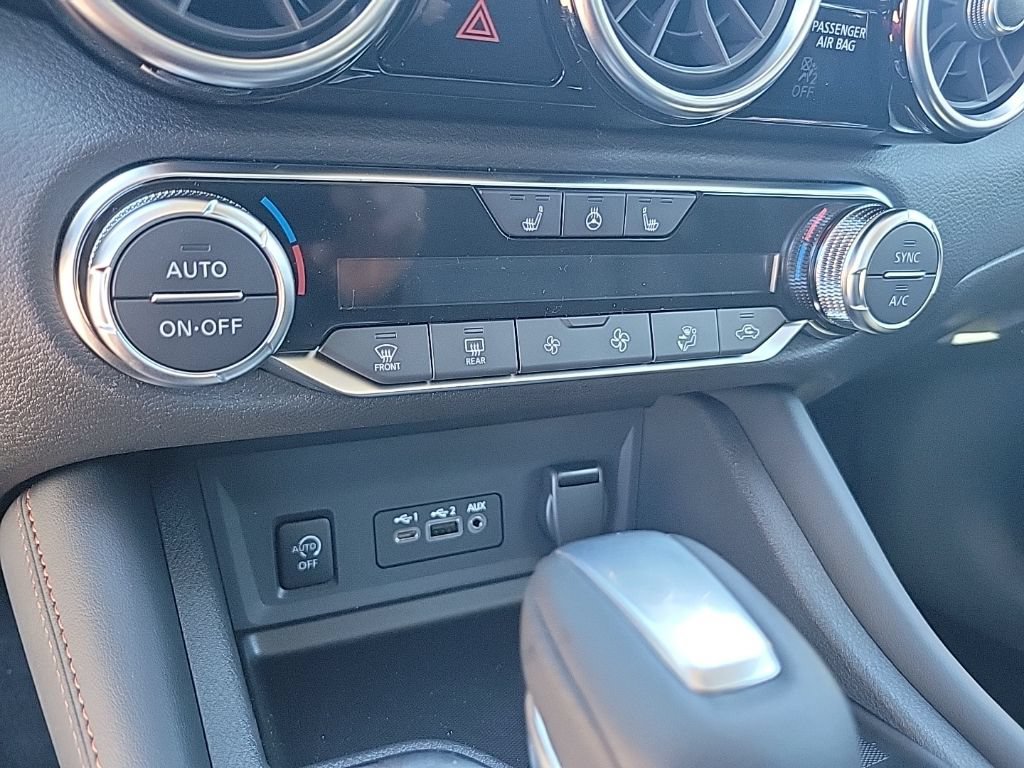 New 2025 Nissan Sentra SR w/ SR Premium Package FWD image 27