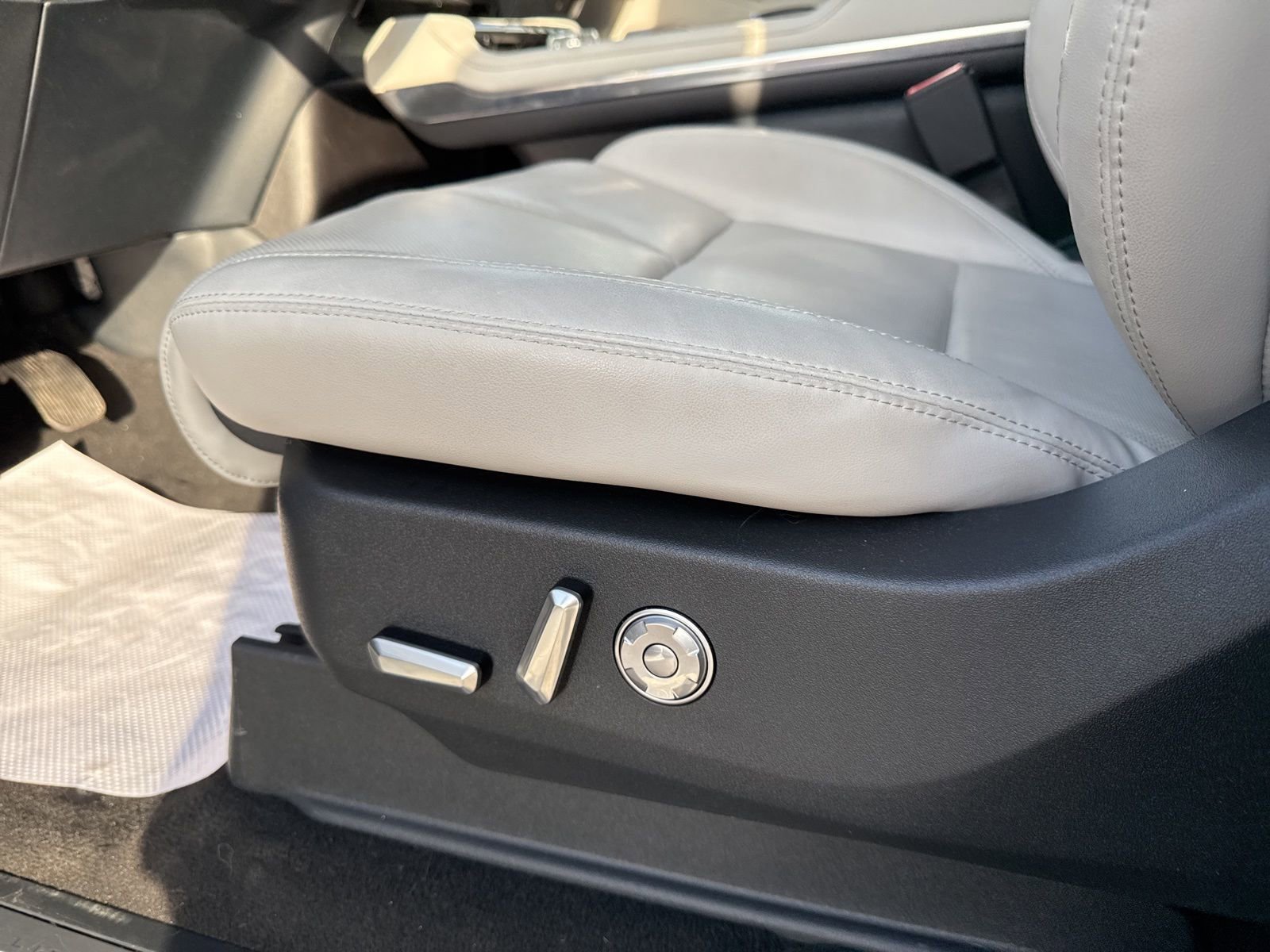 Used 2025 Lincoln Navigator L Reserve image 30