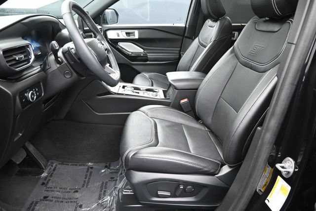 Used 2024 Ford Explorer ST w/ Technology Package AWD/4WD image 13