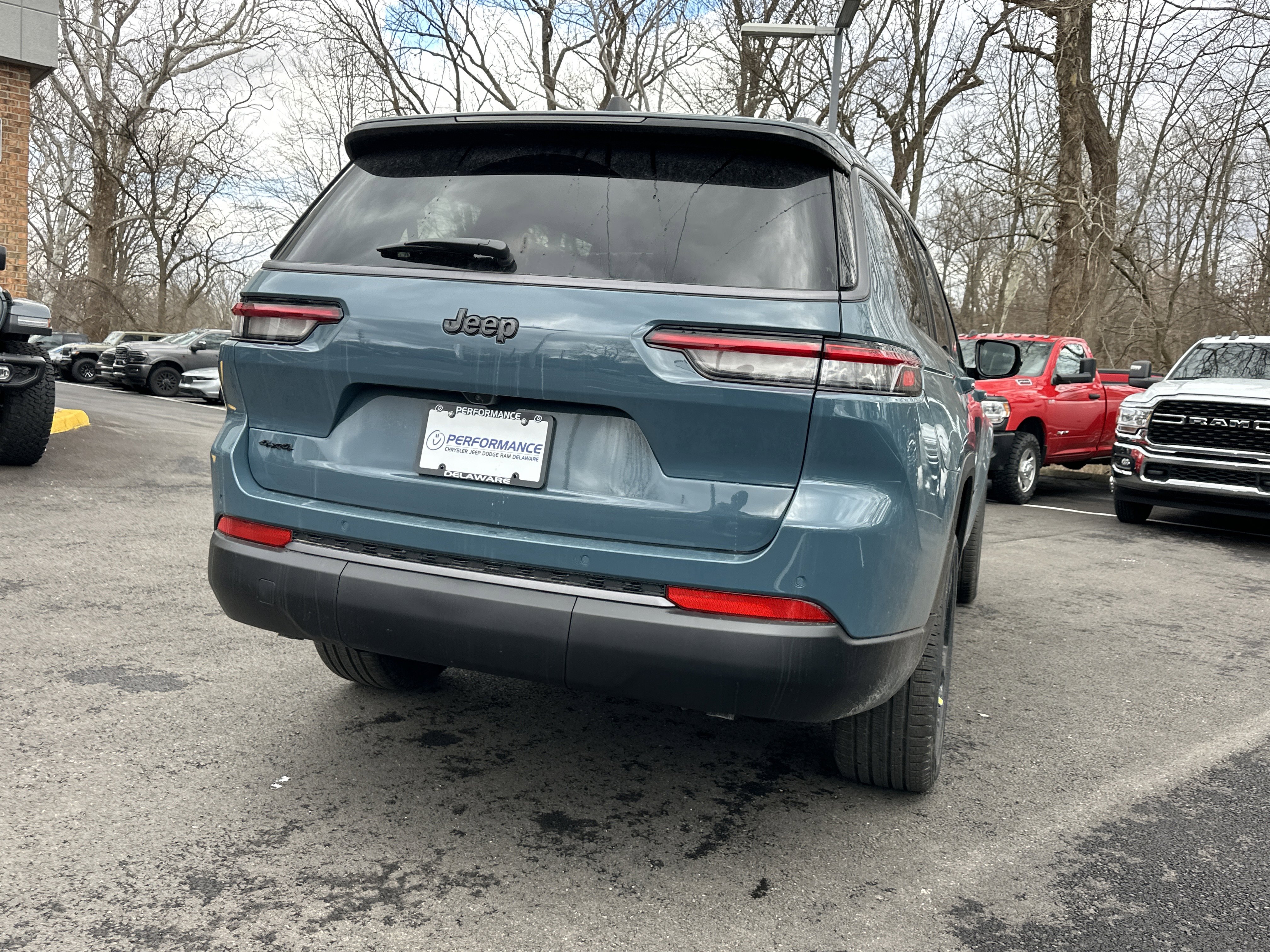 New 2026 Jeep Grand Cherokee L Limited w/ Limited Altitude Package AWD/4WD image 17