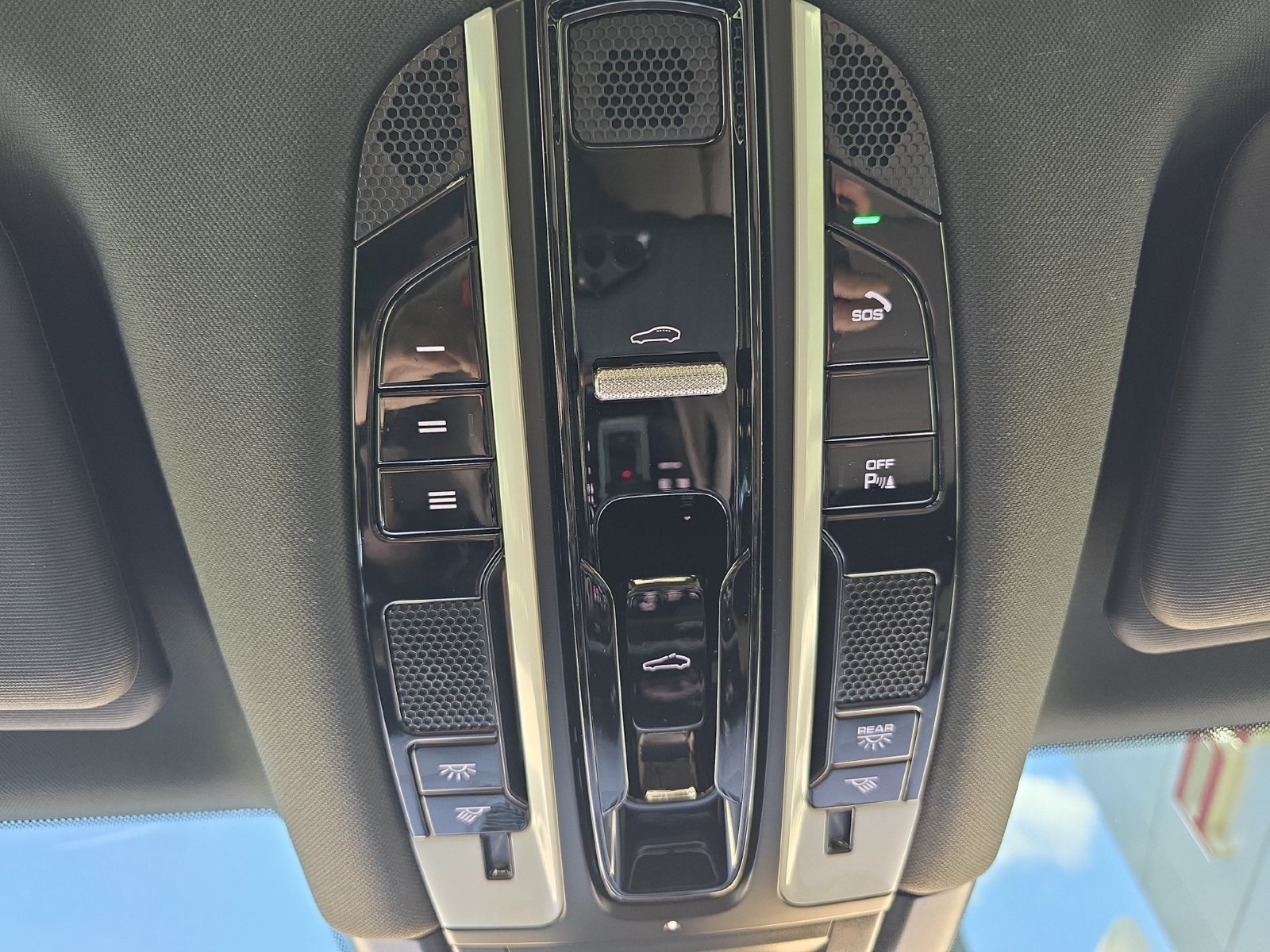 Certified 2023 Porsche Cayenne Platinum Edition AWD/4WD image 25