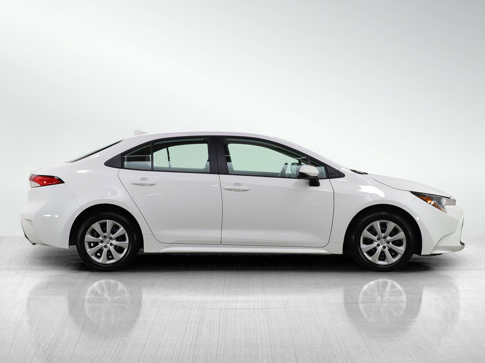 Used 2025 Toyota Corolla LE FWD image 6