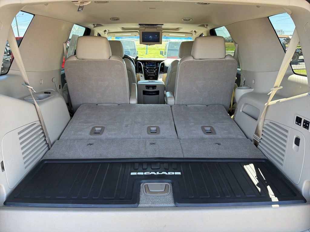 Used 2018 Cadillac Escalade Premium Luxury AWD/4WD image 11