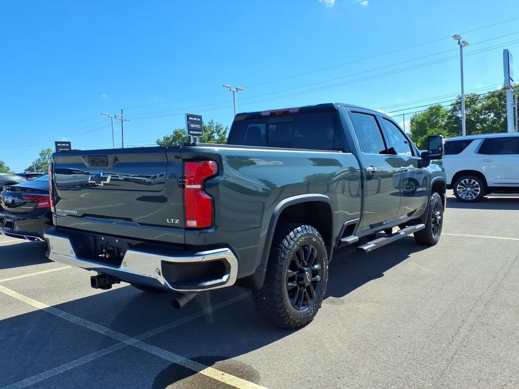 Used 2025 Chevrolet Silverado 2500 LTZ w/ LTZ Convenience Package AWD/4WD image 4