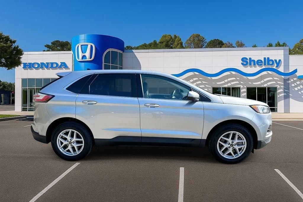 Used 2024 Ford Edge SEL AWD/4WD image 9