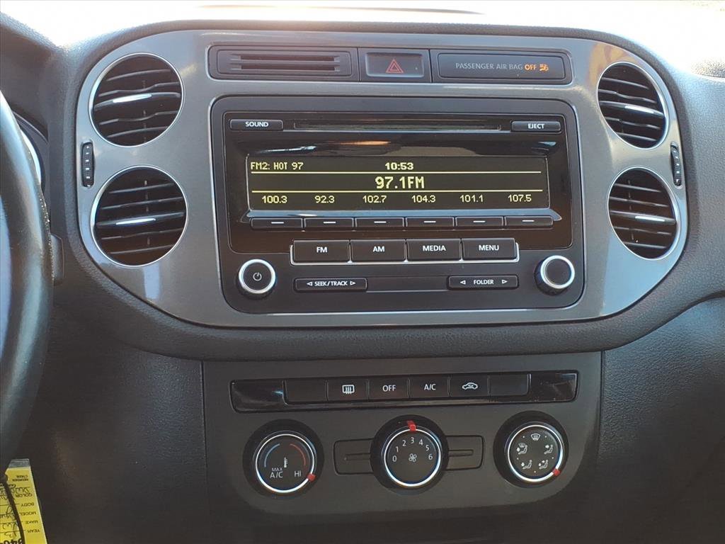 Used 2013 Volkswagen Tiguan S image 20