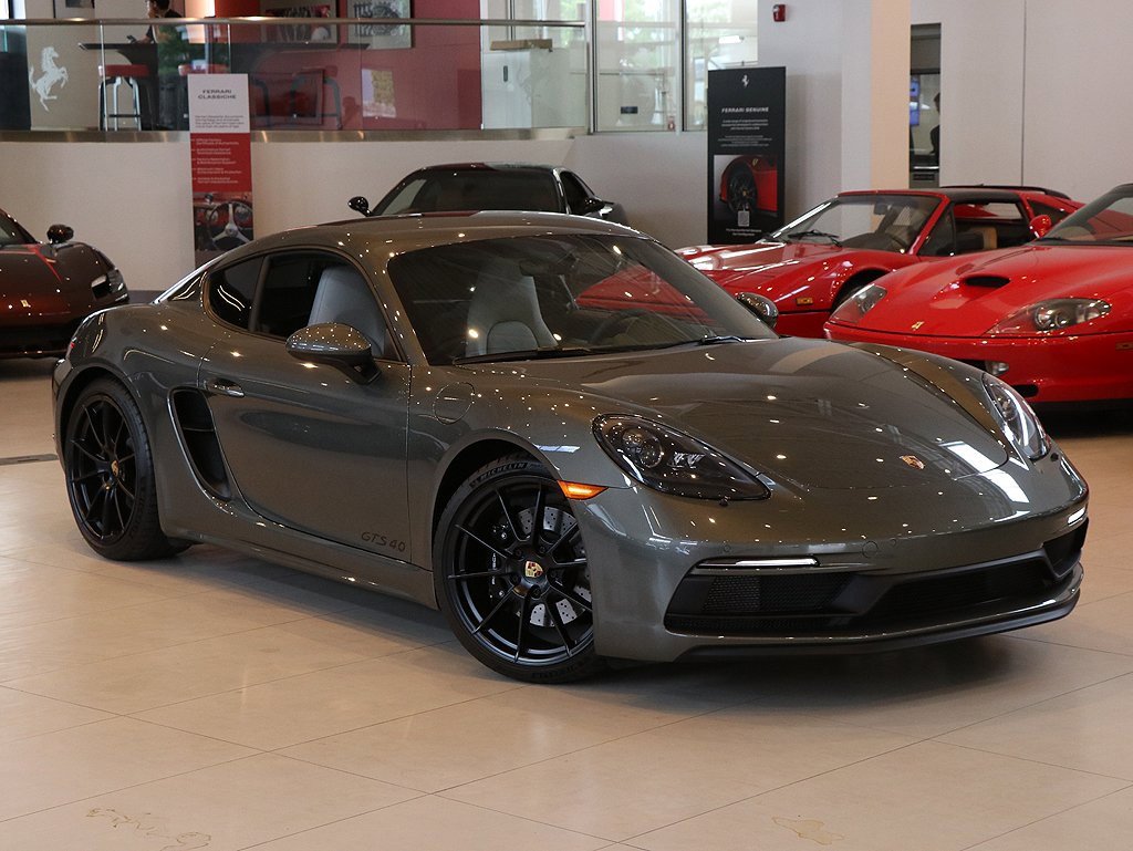 Used 2025 Porsche 718 Cayman GT4 image 7
