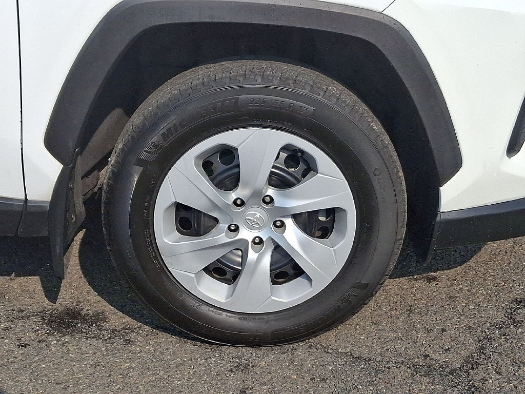 Used 2021 Toyota RAV4 LE AWD/4WD image 34