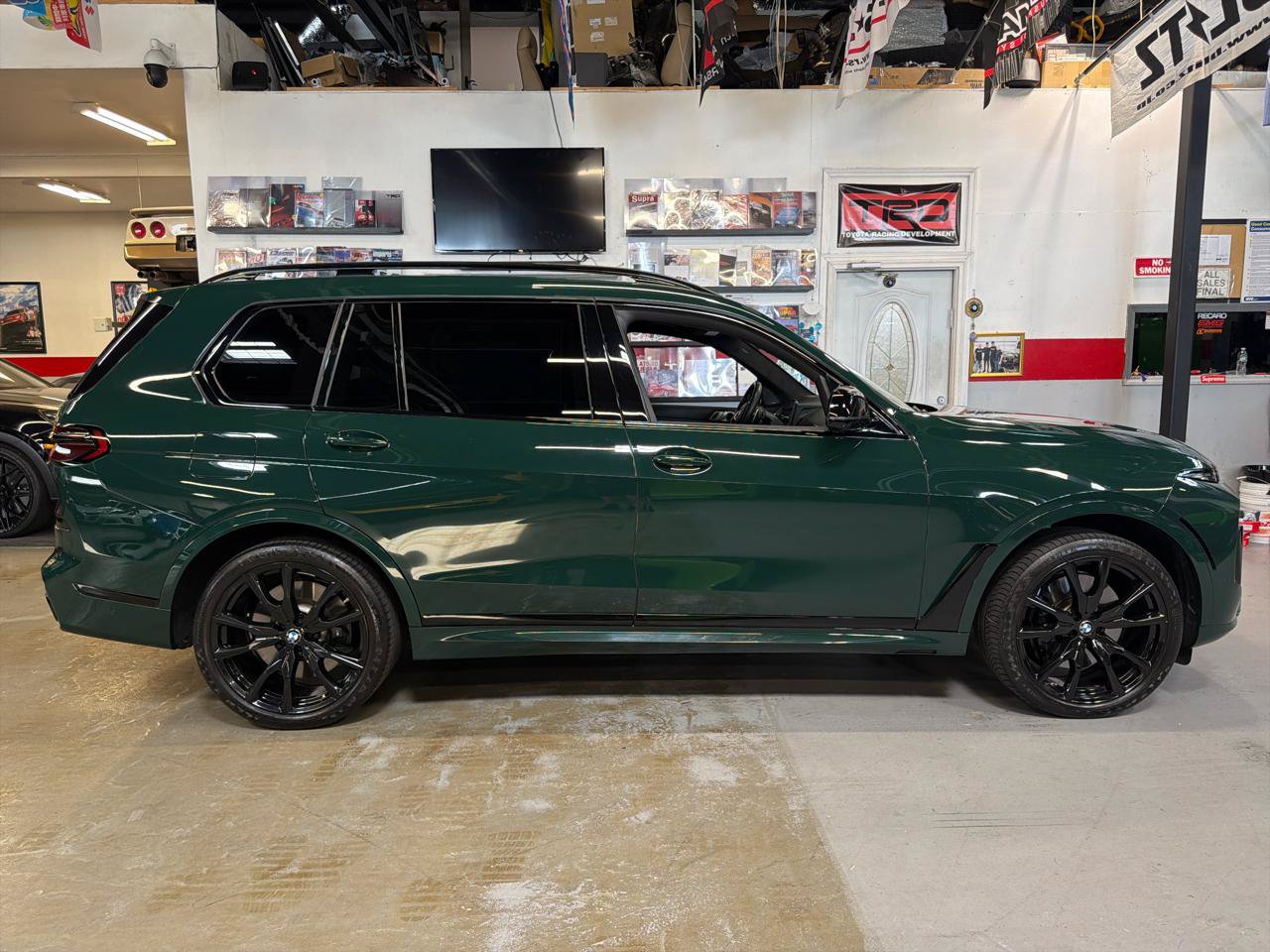 Used 2024 BMW X7 M60i w/ M Sport Professional Package AWD/4WD image 5