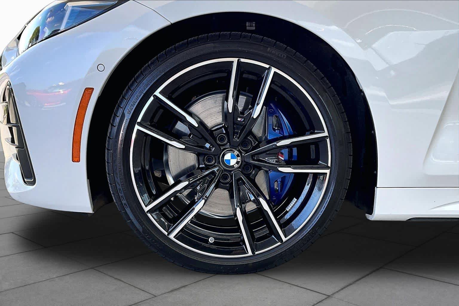 Used 2026 BMW M440i Convertible RWD image 10