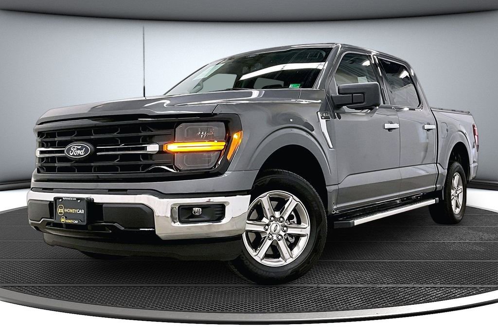 Used 2024 Ford F150 XLT w/ Mobile Office Package RWD image 3