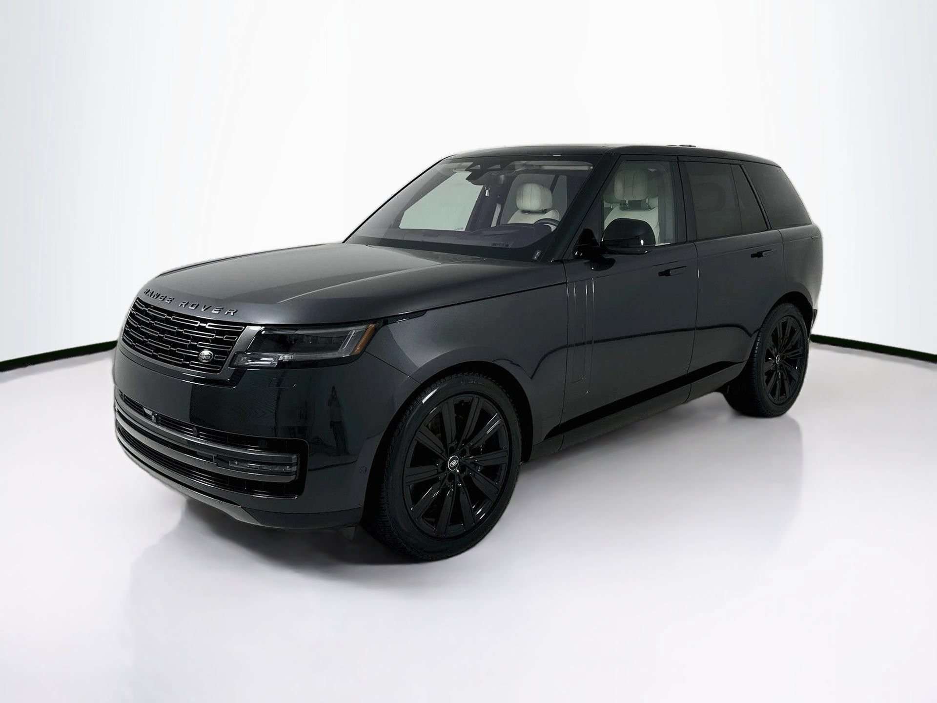 Used 2023 Land Rover Range Rover SE AWD/4WD image 3