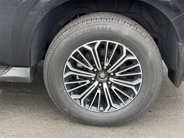 New 2025 Nissan Armada SL w/ Captain's Chari Seat Package image 5