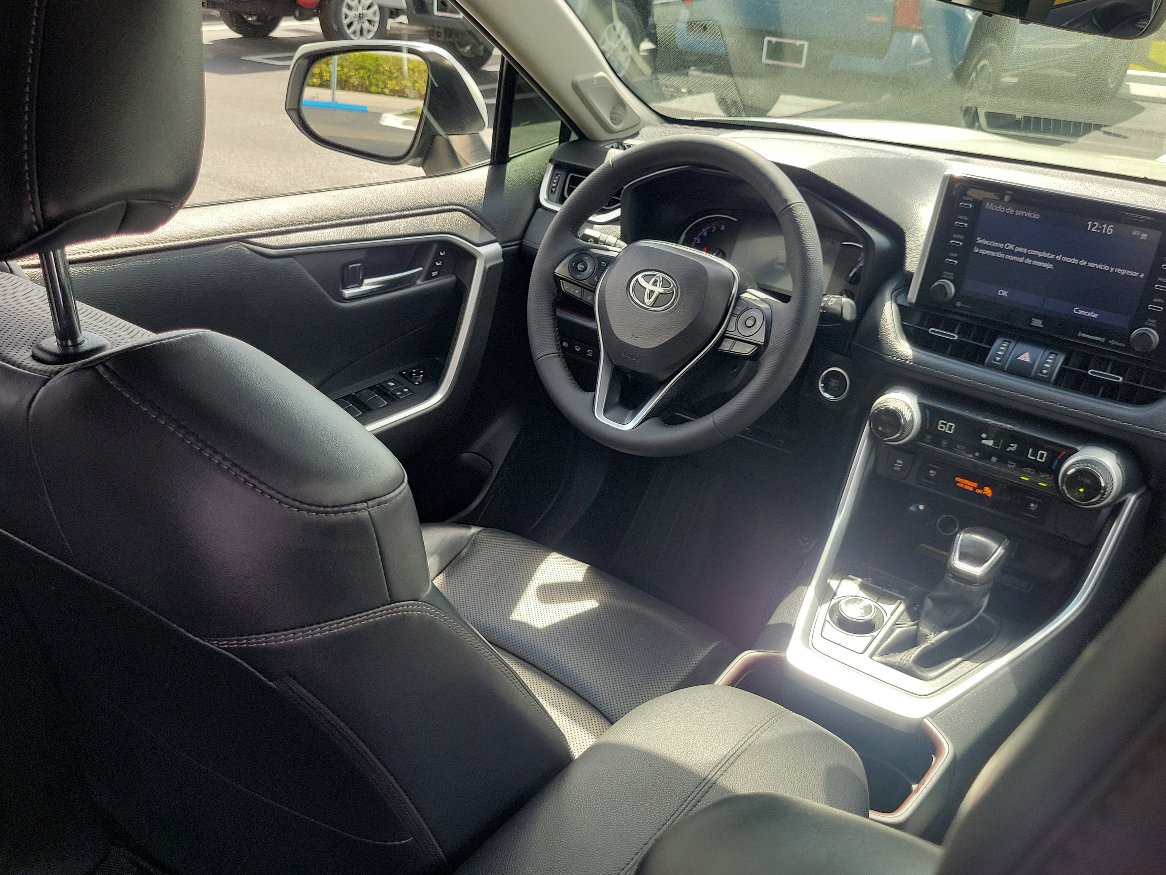 Used 2021 Toyota RAV4 Limited image 14