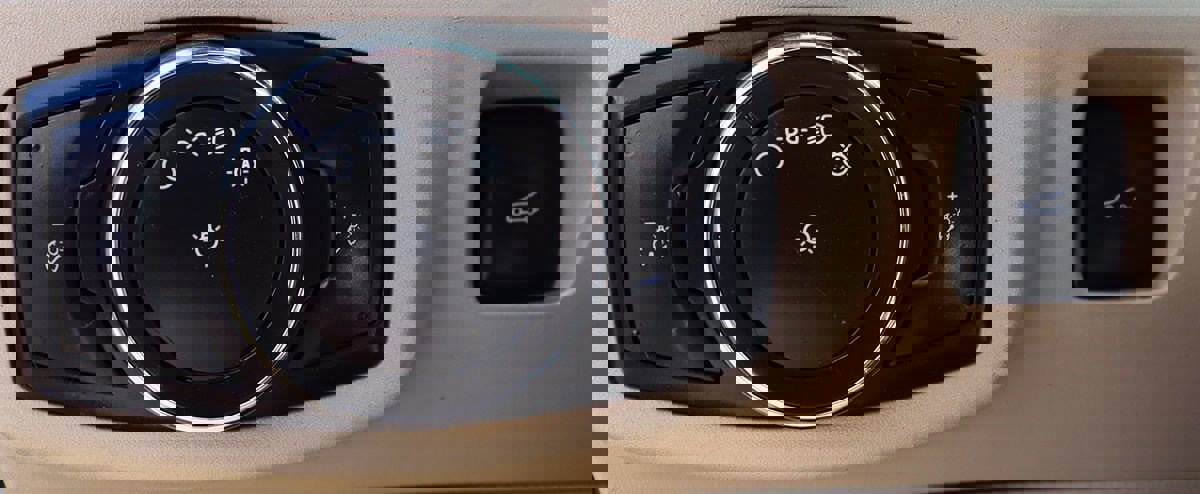 Used 2019 Ford Fusion SE image 40