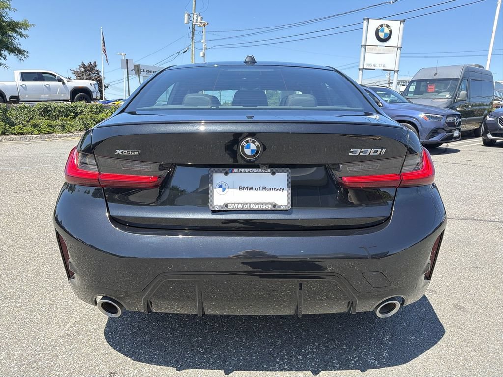 Used 2024 BMW 330i xDrive Sedan w/ M Sport Package AWD/4WD image 13