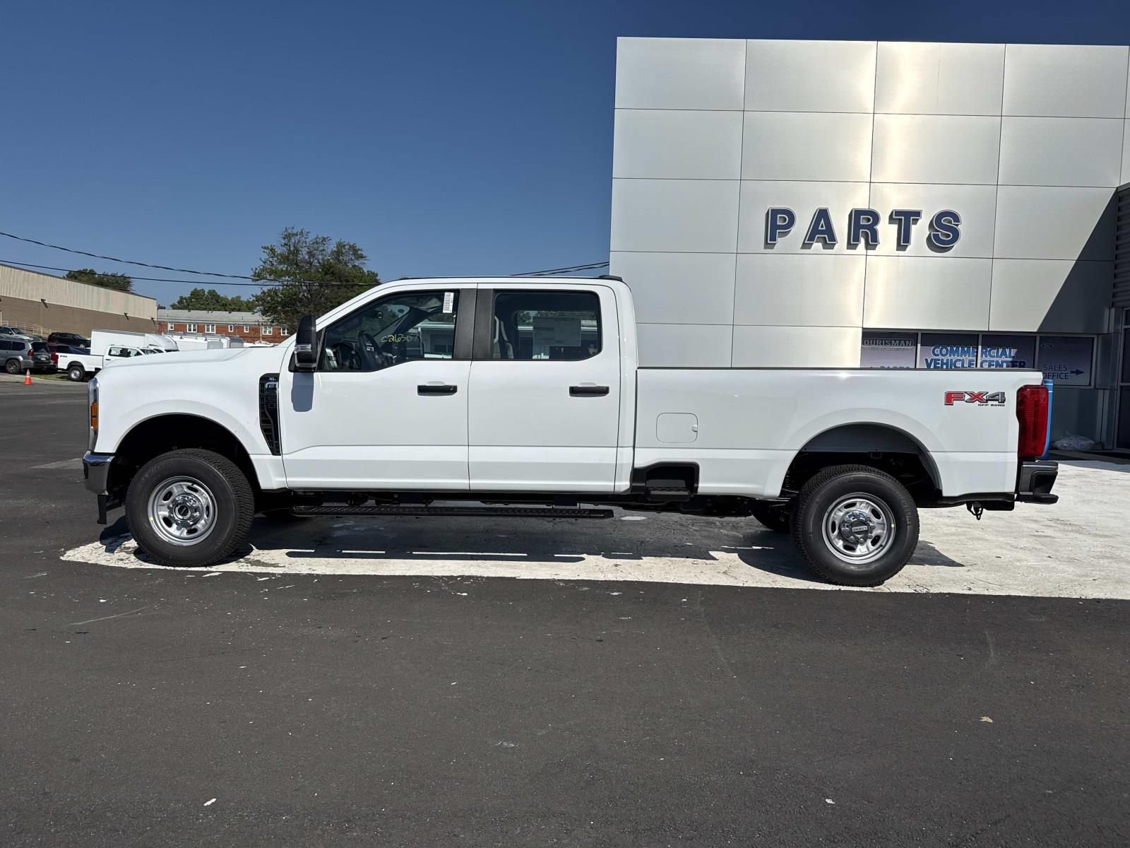 New 2026 Ford F250 XL w/ FX4 Off-Road Package AWD/4WD image 6