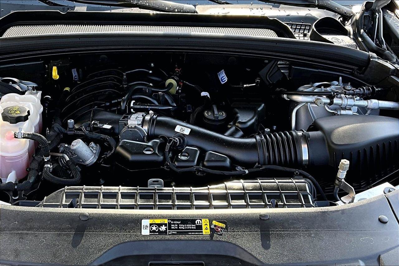 Used 2023 Jeep Grand Cherokee L Laredo AWD/4WD image 32