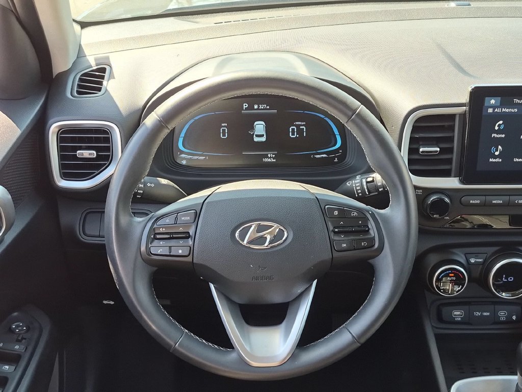 Used 2026 Hyundai Venue SEL FWD image 23
