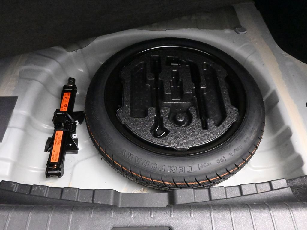 Used 2024 Nissan Sentra SV image 34