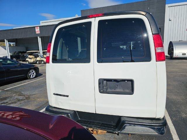 Used 2019 Chevrolet Express 3500 LT w/ LT Preferred Equipment Group RWD image 5