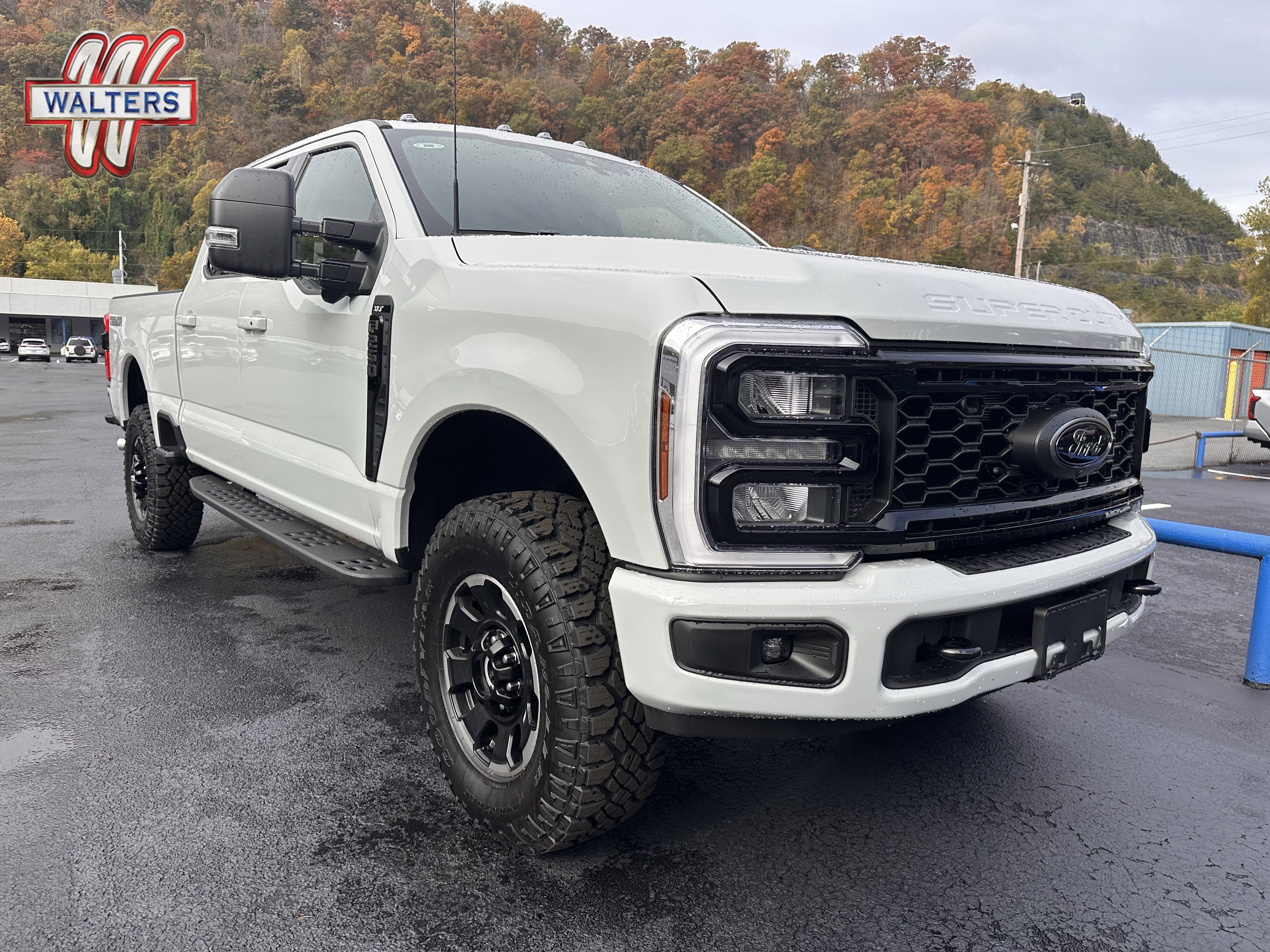 New 2025 Ford F250 XLT w/ Black Appearance Package