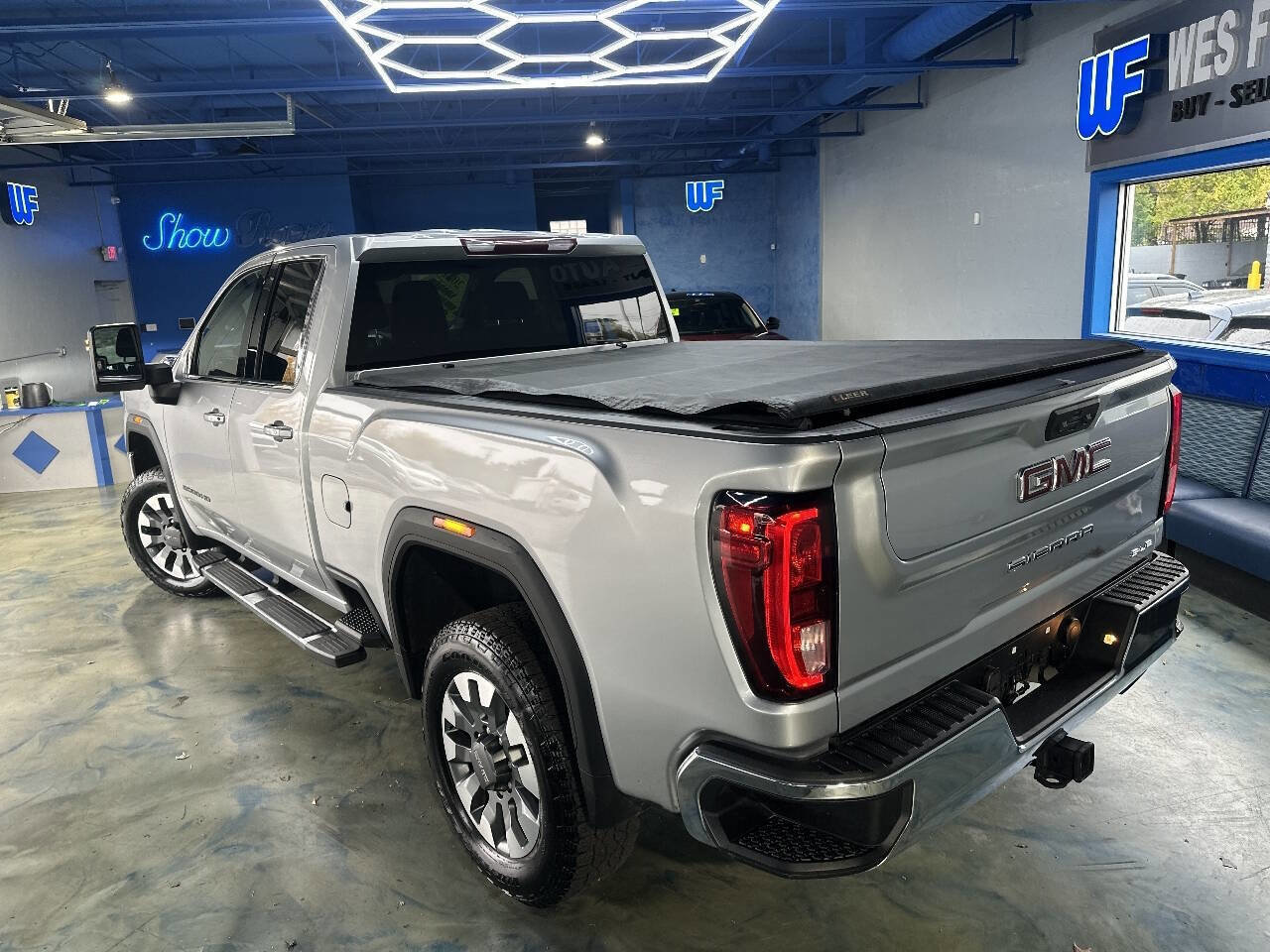 Used 2021 GMC Sierra 2500 SLE w/ SLE Value Package; image 4