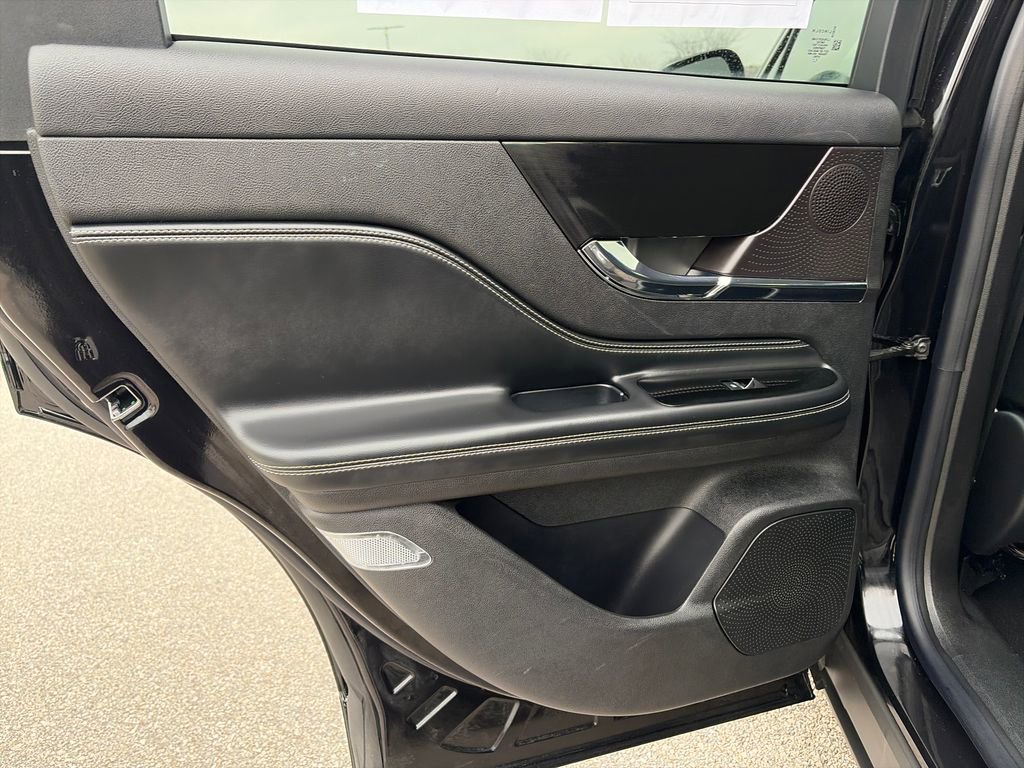 Used 2023 Lincoln Corsair Standard image 31