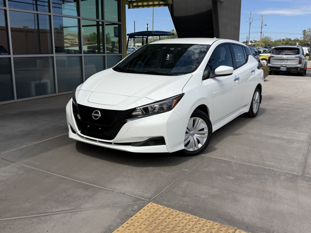 Used 2025 Nissan Leaf S FWD image 2